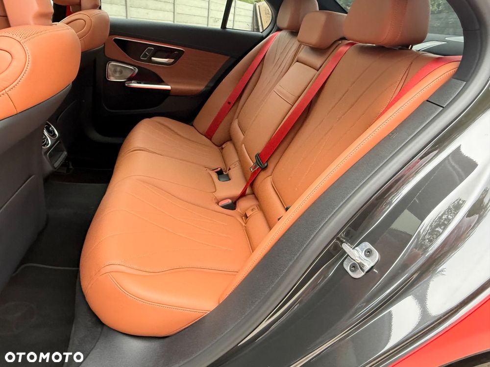 Mercedes-Benz Klasa C 400 e PHEV 4-Matic AMG - 24