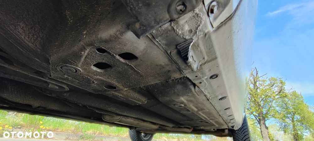 Nissan Micra 1.2 edition 25 Jahre - 24