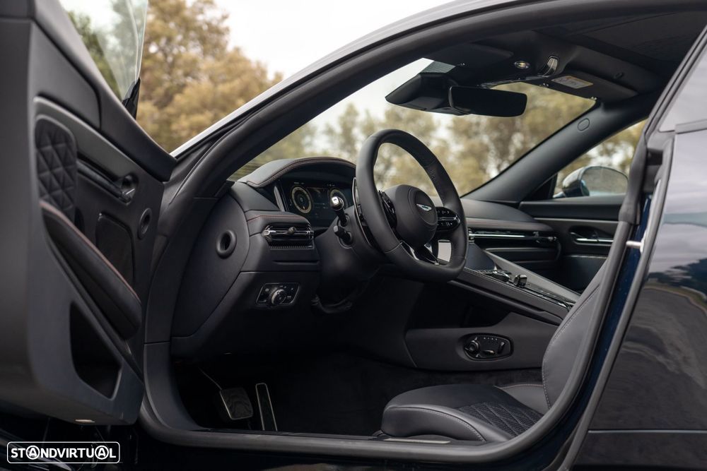 Aston Martin DB12 Coupé - 21