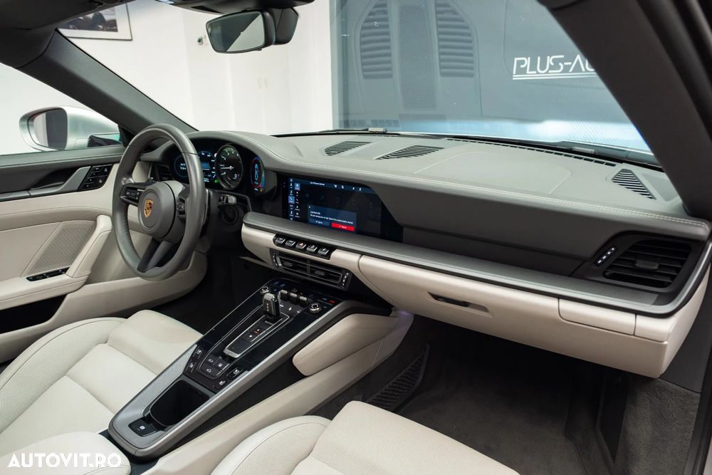 Porsche 911 Carrera 4S - 25