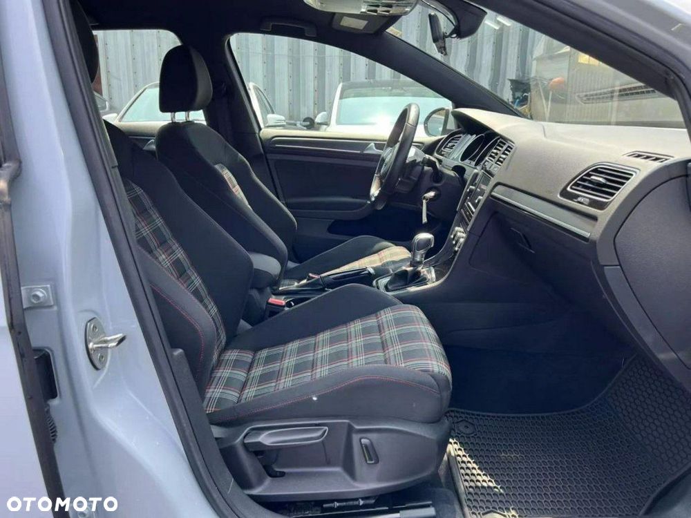 Volkswagen Golf 2.0 TSI GTI DSG - 11