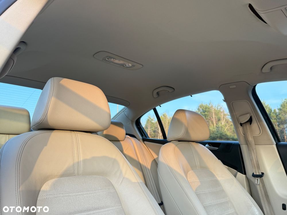 Volkswagen Passat 2.0 TDI Highline DSG - 22