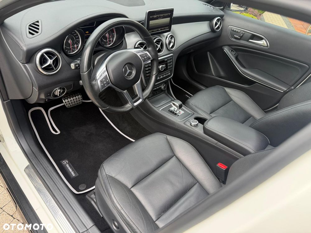 Mercedes-Benz GLA 45 AMG 4Matic 7G-DCT - 5