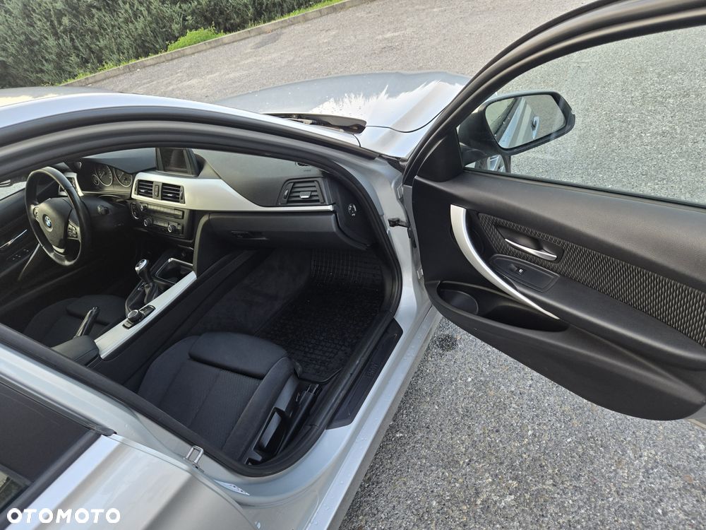 BMW Seria 3 320d - 17
