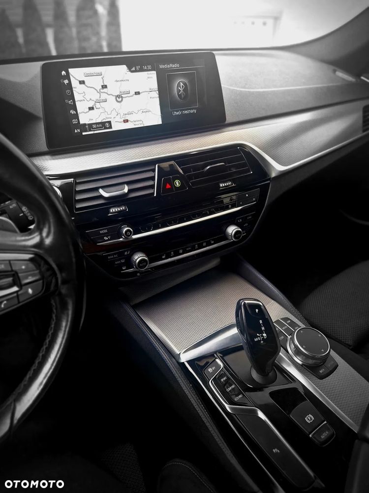 BMW Seria 5 520d xDrive - 18