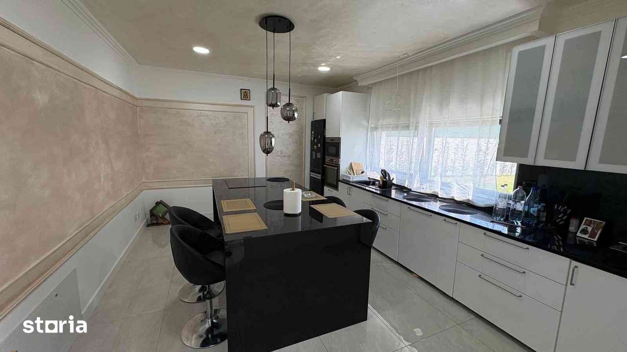 4 camere, casa de vanzare - Prahova (judet), Targsoru Nou