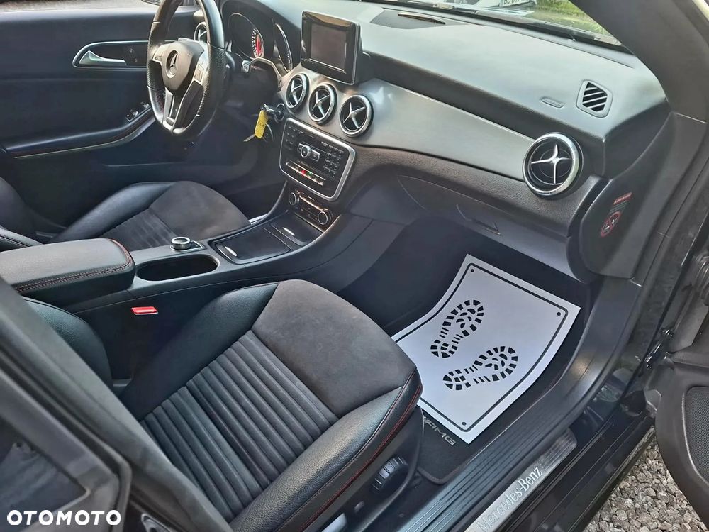 Mercedes-Benz CLA - 24
