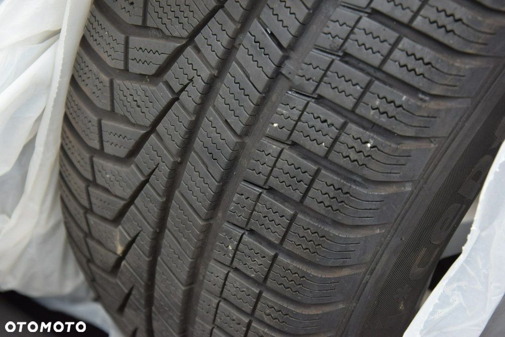Ford Kuga 2.0 TDCi 2x4 Titanium - 20