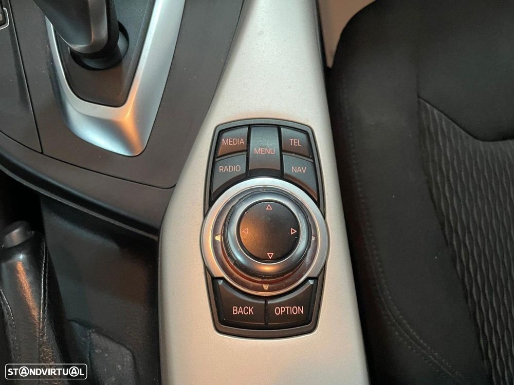 BMW 116 d Line Luxury Auto - 42