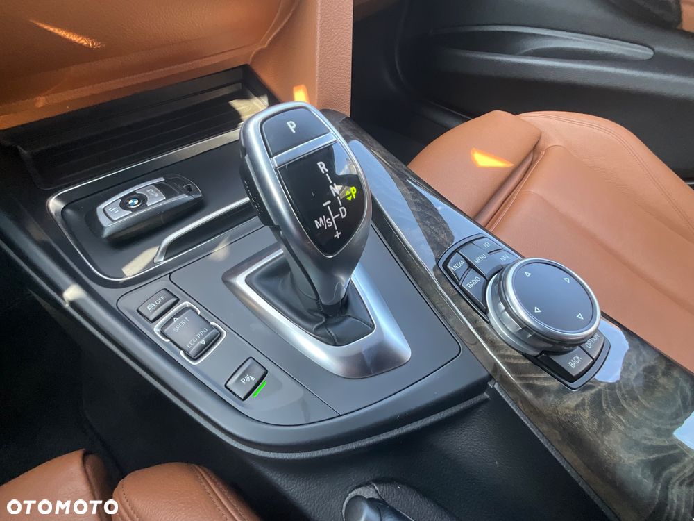 BMW Seria 3 320d Luxury Line - 20