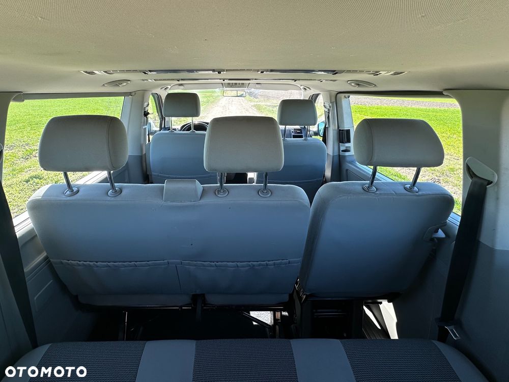 Volkswagen Caravelle - 9