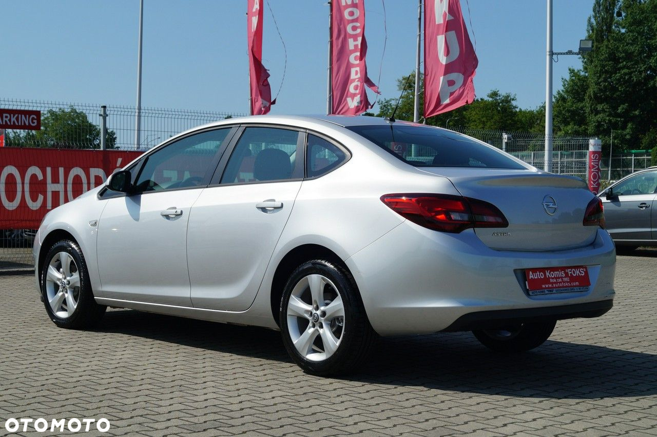 Opel Astra - 10