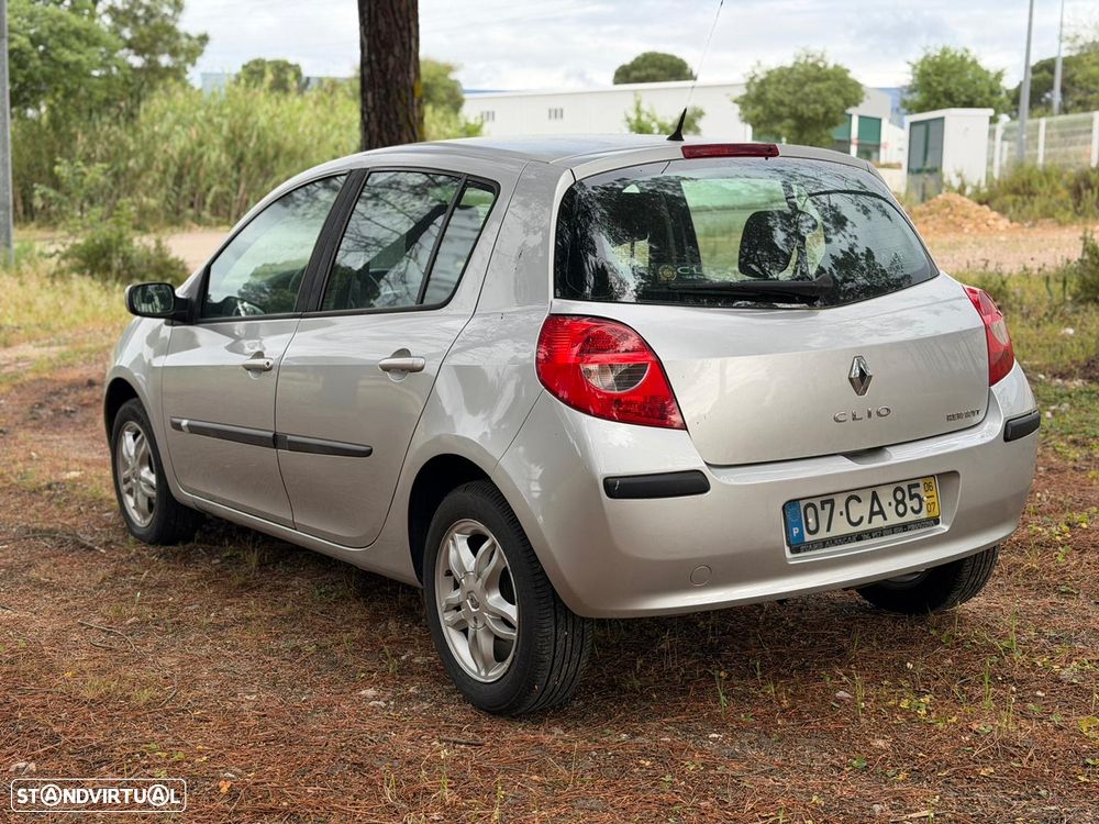 Renault Clio 1.2 16V Dynamique - 2