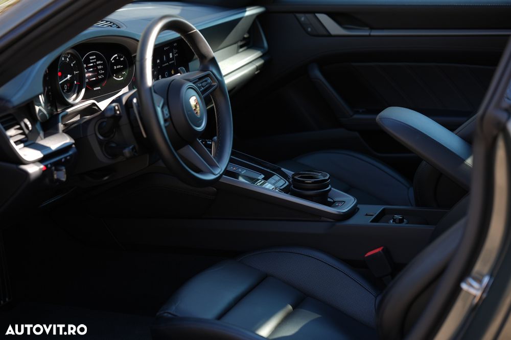 Porsche 911 Carrera PDK - 13