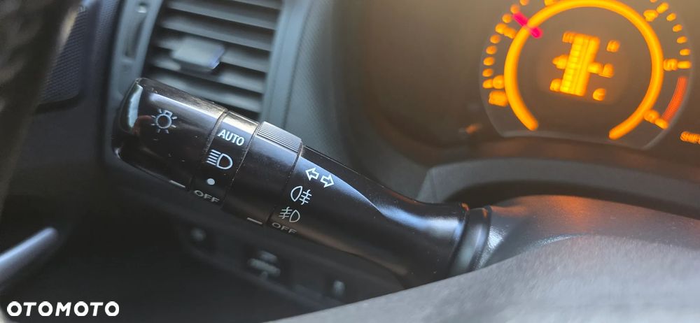 Toyota Auris 2.2 D-4D D-CAT - 20