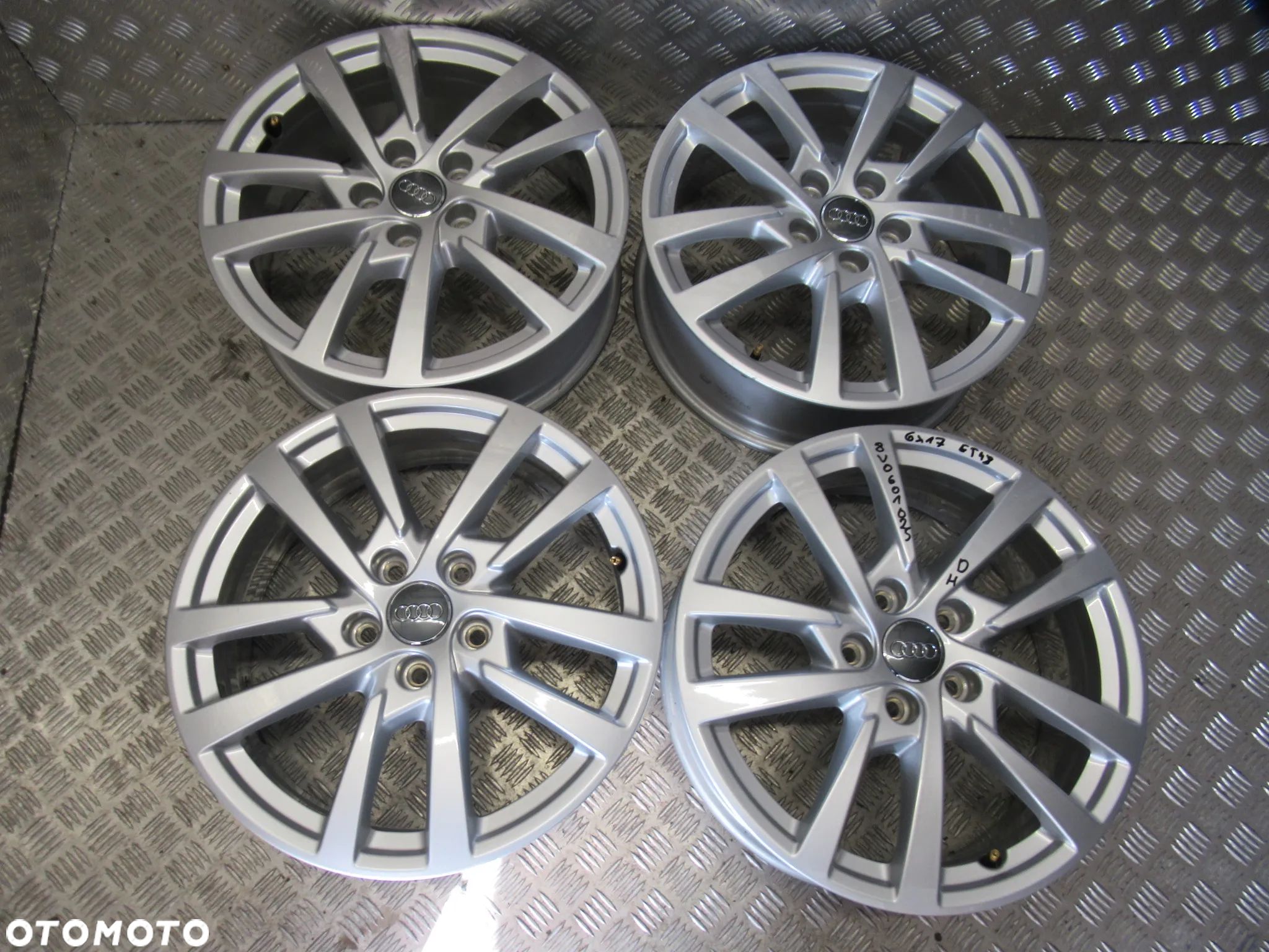 Felgi Audi A3 A4 Q2 Q3 6Jx17 et48 5x112 8V0 - 1