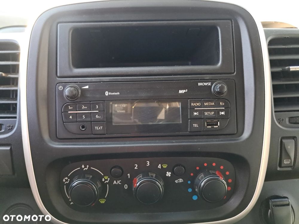 Renault Trafic Brygadowy 6 osób - 15