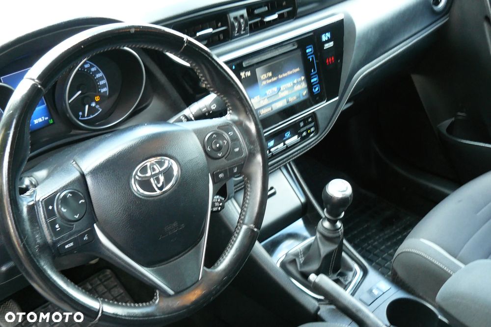 Toyota Auris 1.6 D-4D Design Edition - 34