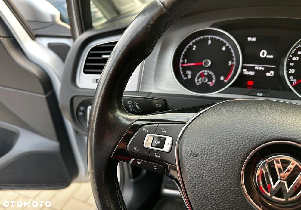 Volkswagen Golf - 11