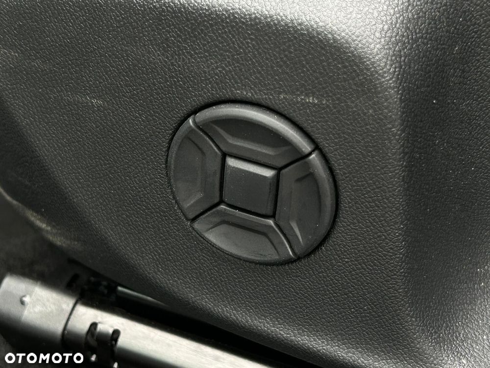 Volkswagen T-Roc 1.5 eTSI R-Line DSG - 36