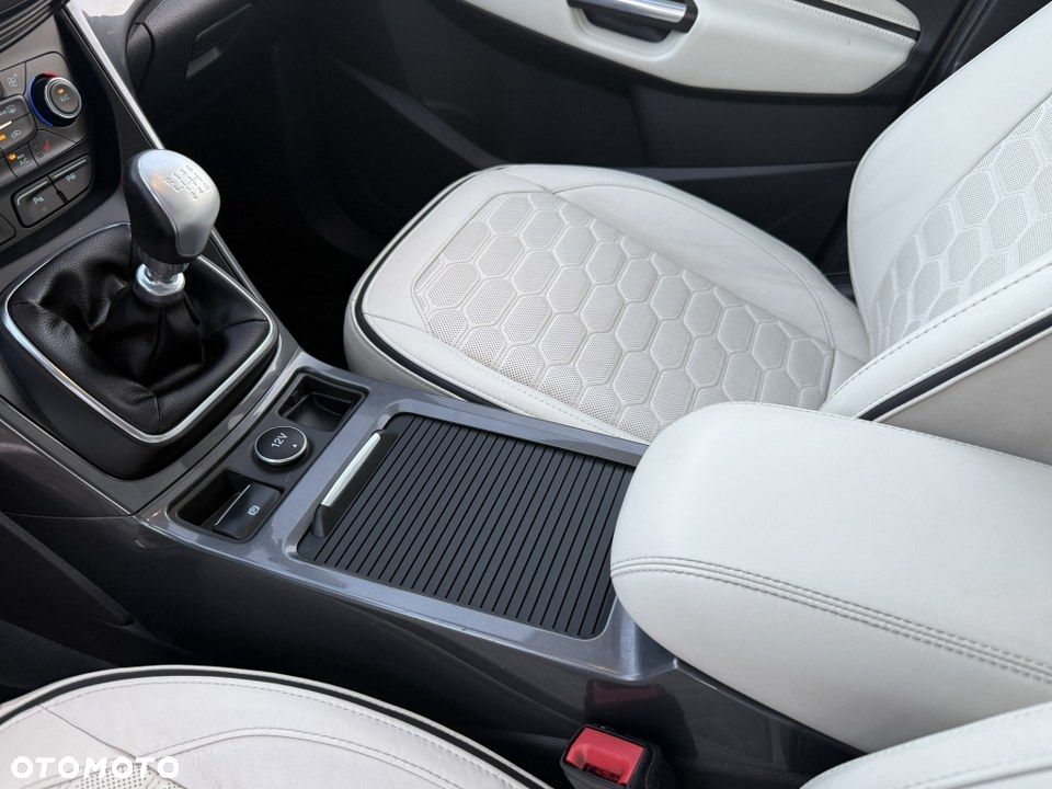 Ford Kuga Vignale 2.0 TDCi AWD - 27