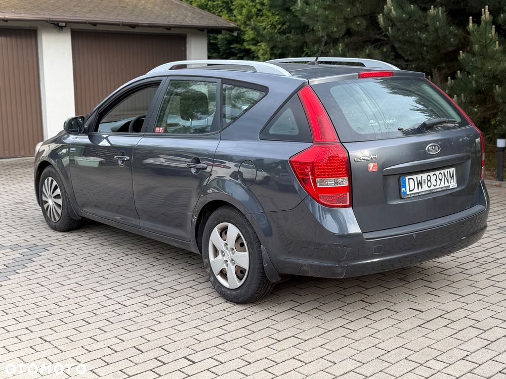 Kia Ceed 1.6 CRDi M - 11