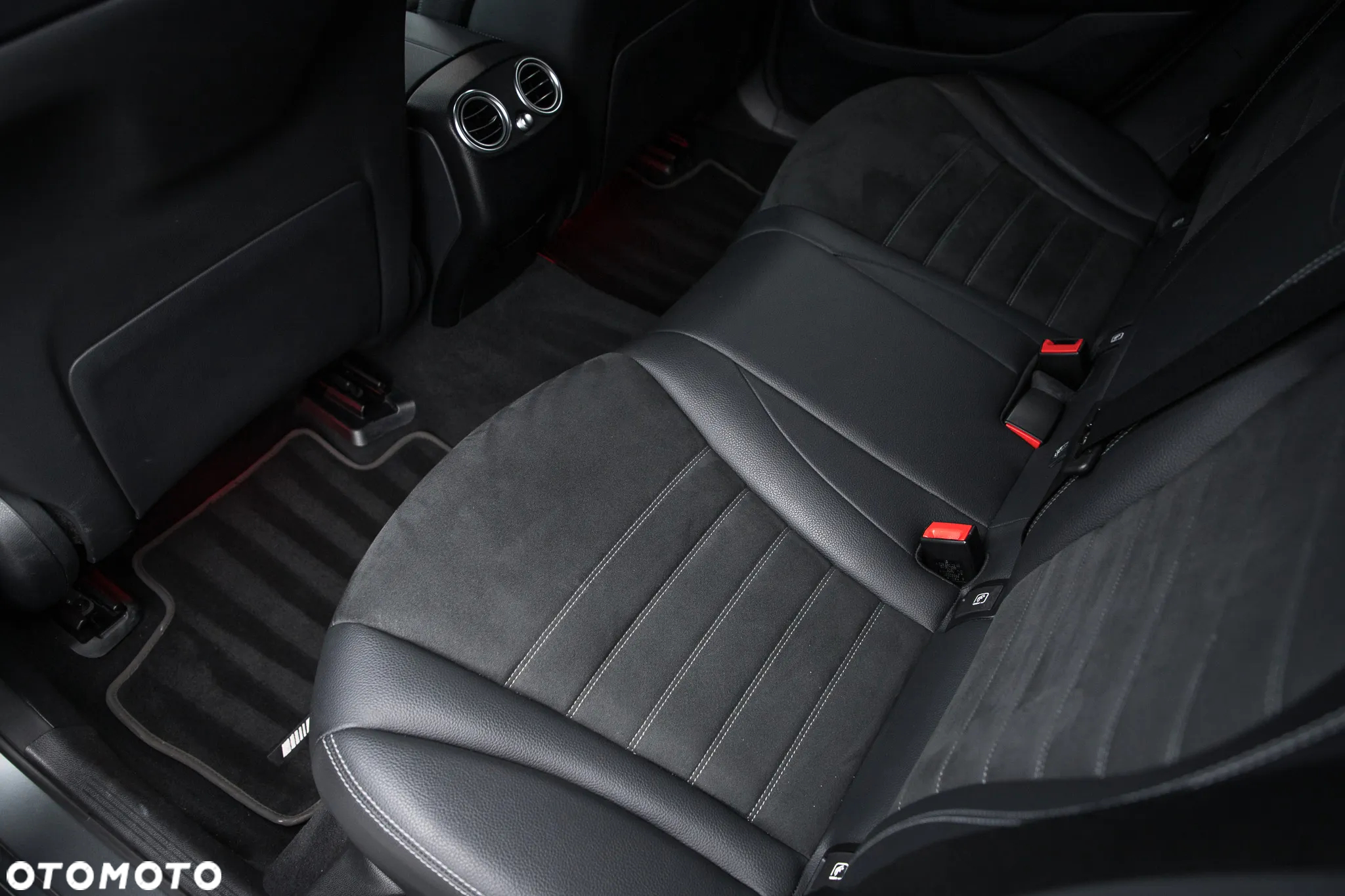 Mercedes-Benz GLC 350 d 4Matic 9G-TRONIC AMG Line - 34