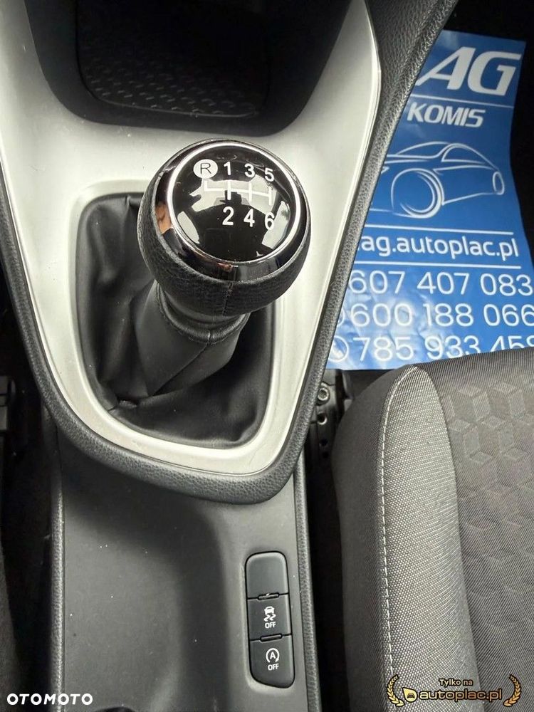 Toyota Yaris - 26