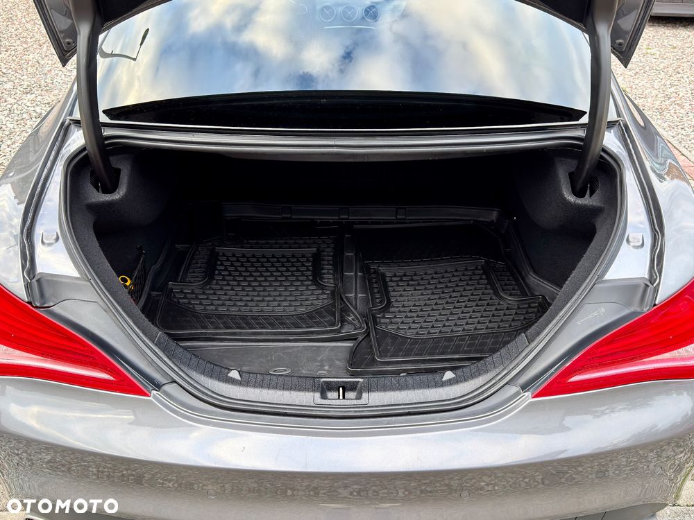 Mercedes-Benz CLA 200 7G-DCT - 33