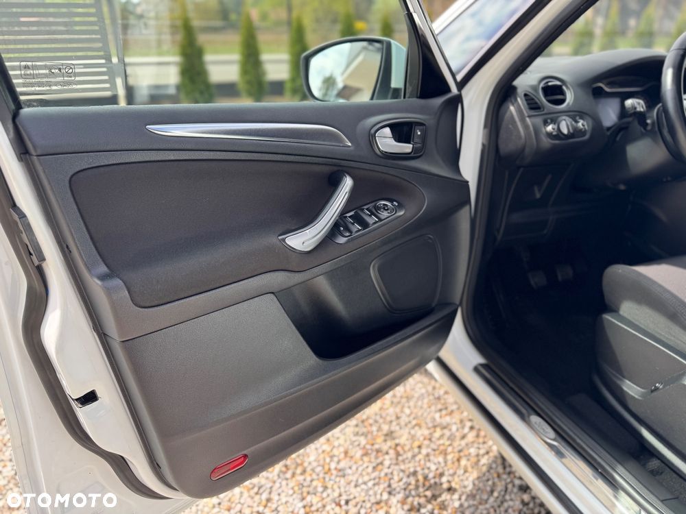 Ford S-Max 2.0 TDCi DPF Titanium X - 26