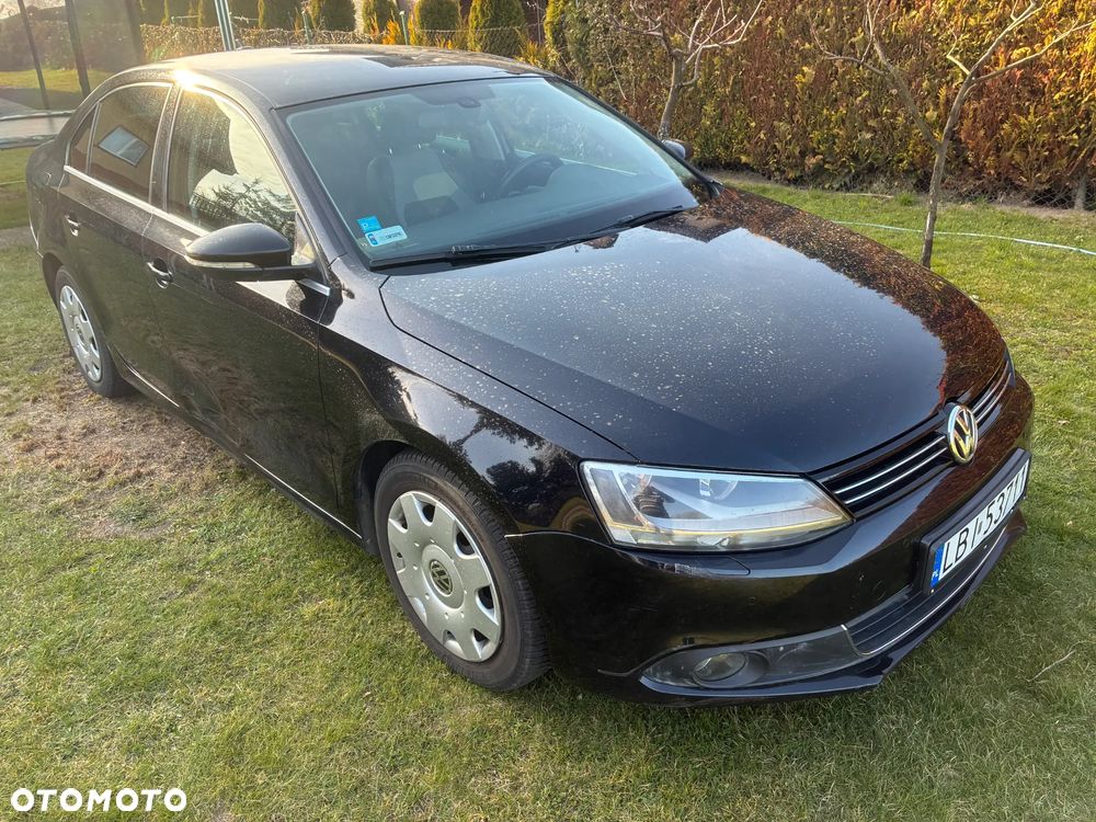Volkswagen Jetta 1.6 TDI Highline - 1