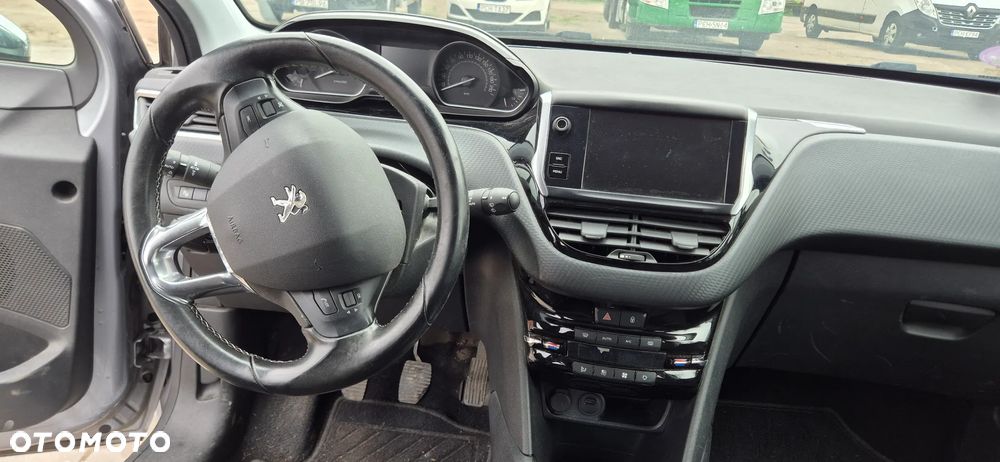 Peugeot 208 1.2 PureTech Access - 26