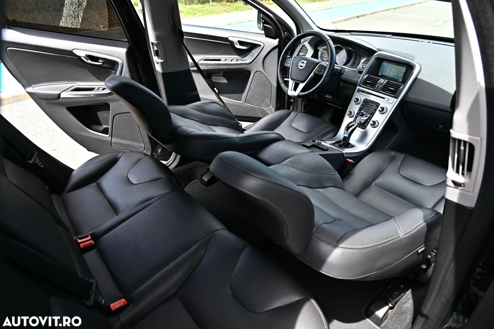 Volvo XC 60 D5 AWD Geartronic Summum - 6