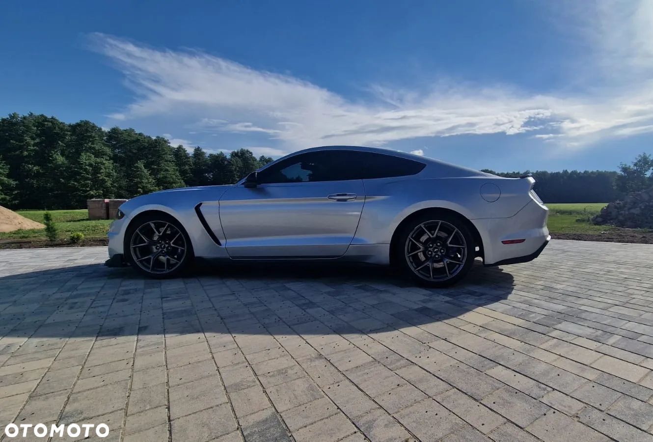 Ford Mustang - 1