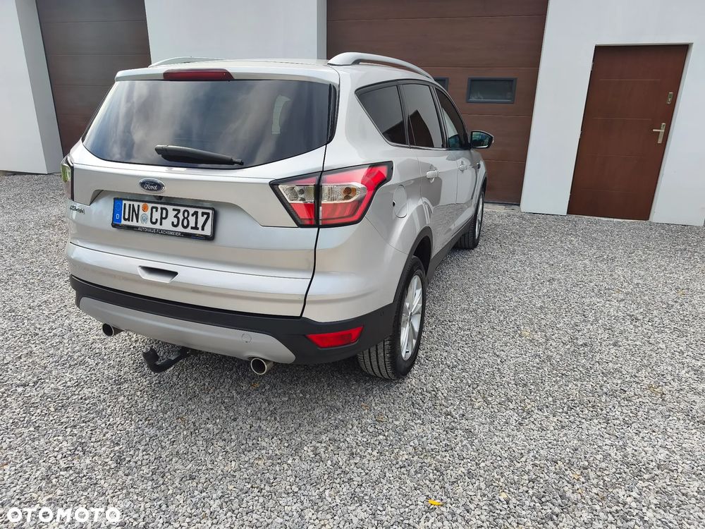 Ford Kuga 2.0 TDCi 2x4 Titanium - 23