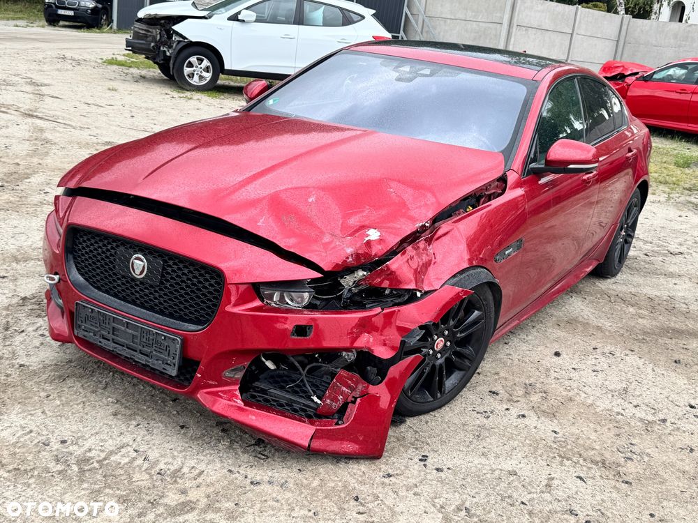 Jaguar XE 20t R-Sport - 2