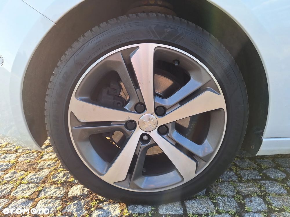 Peugeot 308 SW BlueHDi 150 Stop & Start Allure - 23