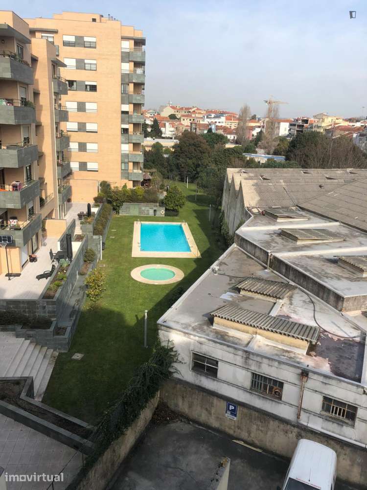 Quarto - localizado em Paranhos Porto - Grande imagem: 3/28
