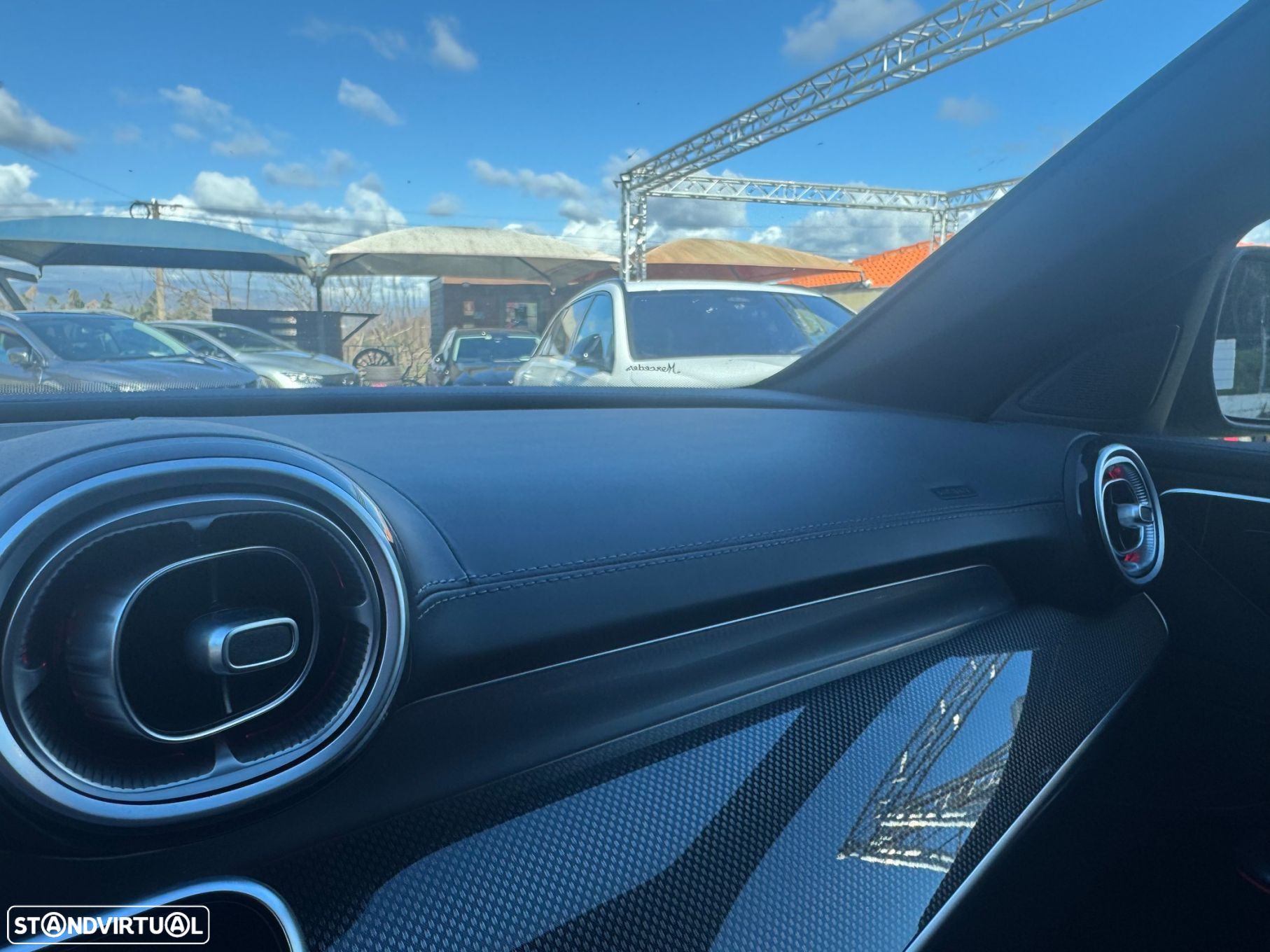 Mercedes-Benz C 300 e AMG Line - 12
