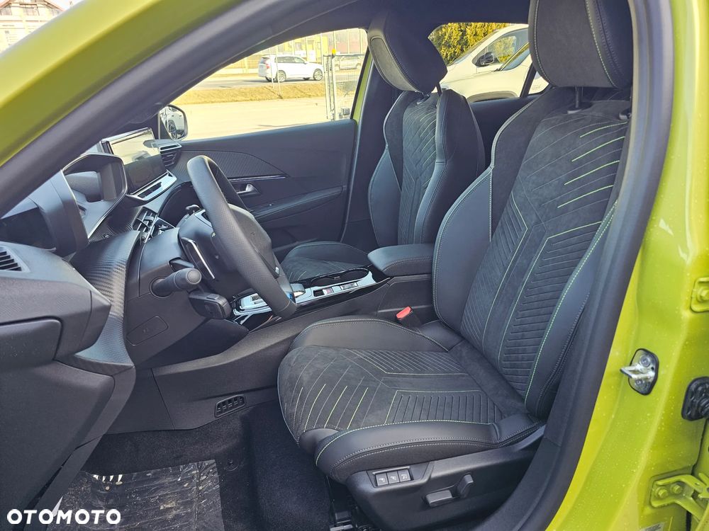 Peugeot 208 1.2 mHEV GT - 8