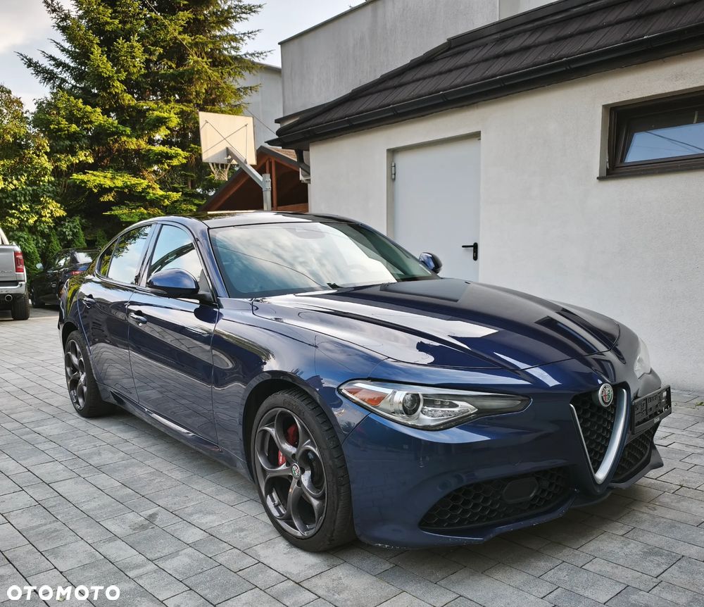 Alfa Romeo Giulia 2.0 Turbo 16V AT8-Q4 Veloce Ti - 3