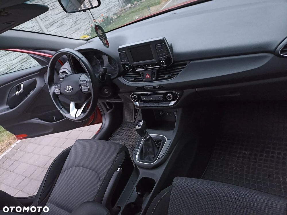 Hyundai i30 1.4 Classic + - 12