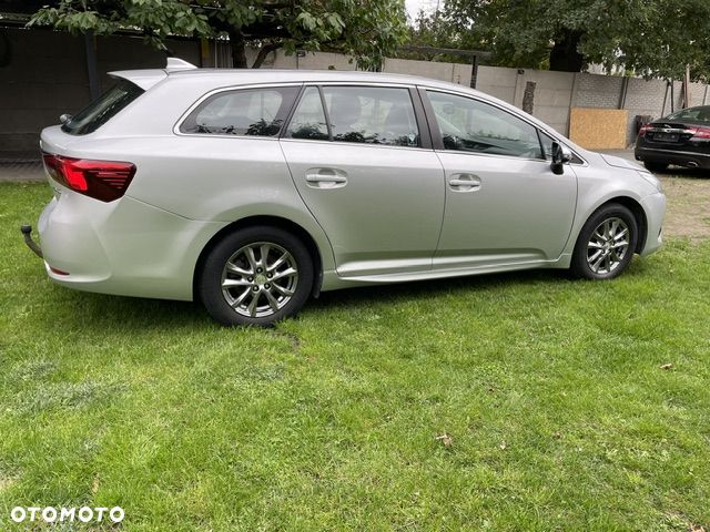 Toyota Avensis - 2