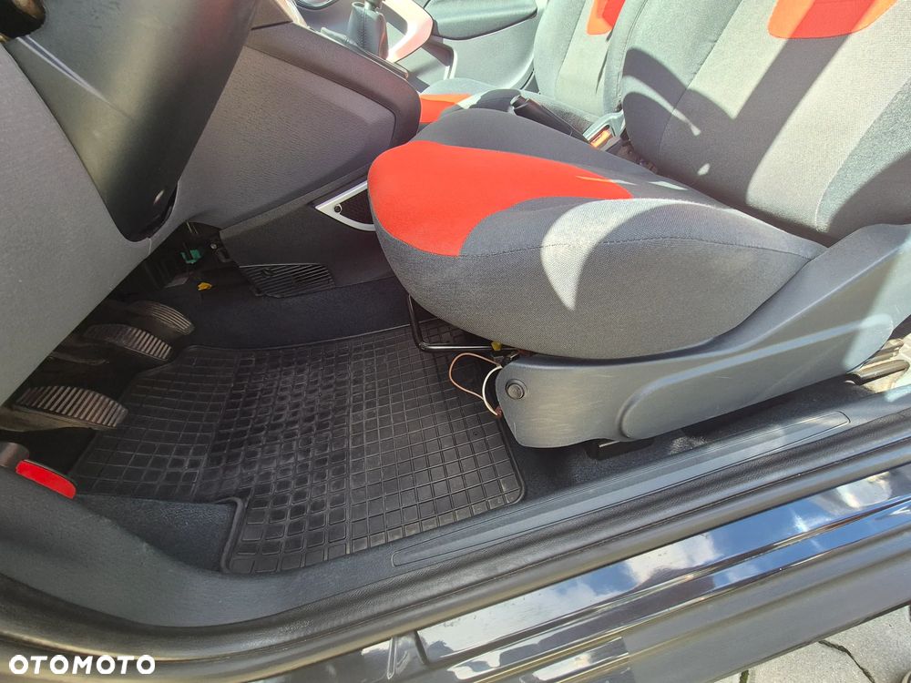 Ford KA 1.2 Titanium (air2) - 17