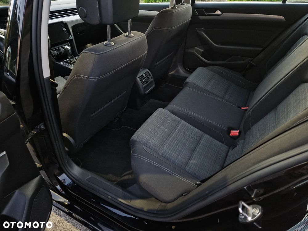 Volkswagen Passat 2.0 TSI Business DSG - 12