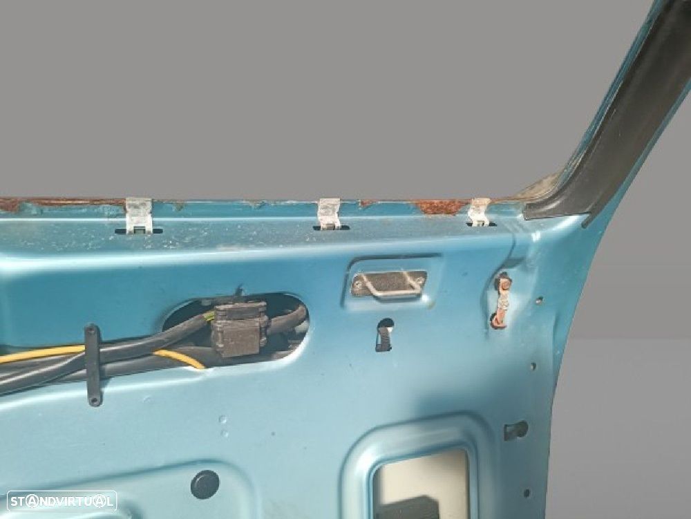 Tampa Mala Mercedes-Benz Três Volumes (W124) - 9