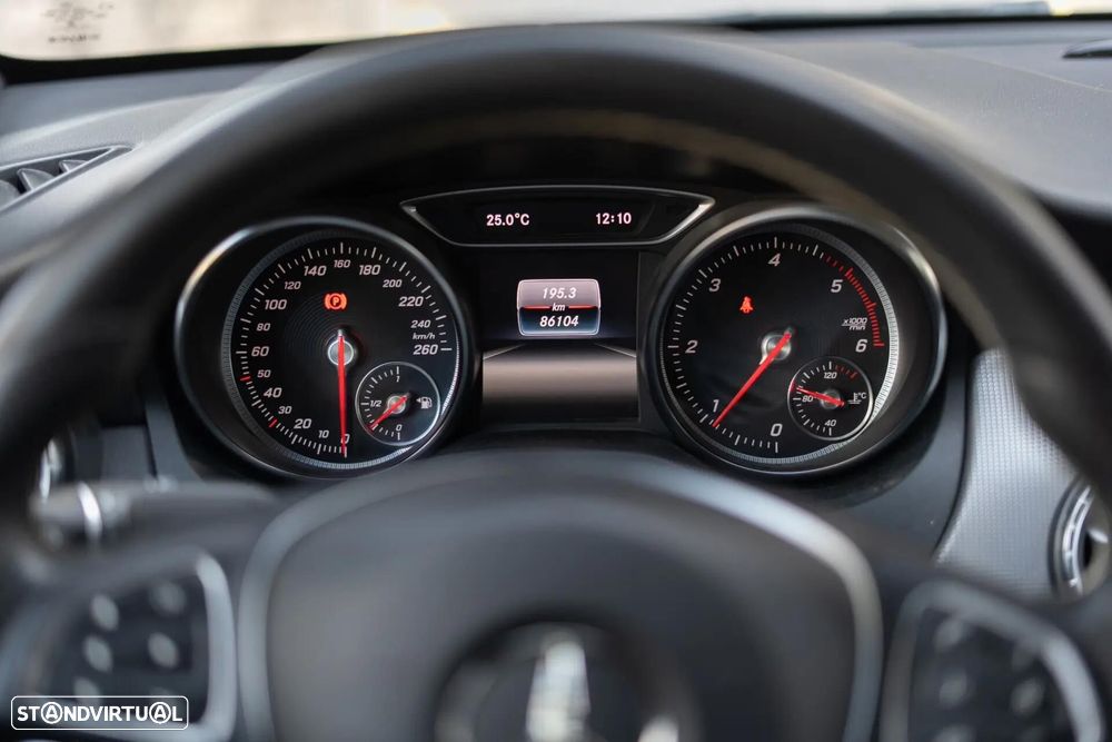 Mercedes-Benz CLA 180 d Urban - 12