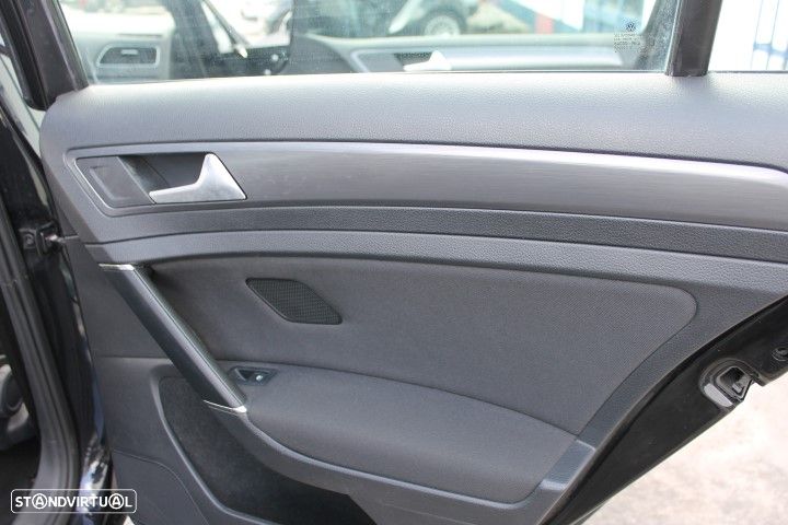 VW Golf Variant 1.6 TDi Confortline - 14