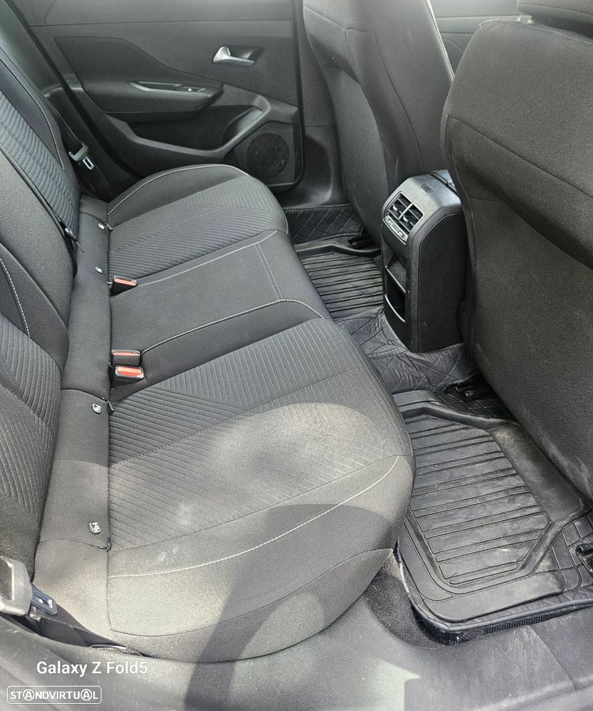 Peugeot 308 SW BlueHDi 130 EAT8 Allure - 23