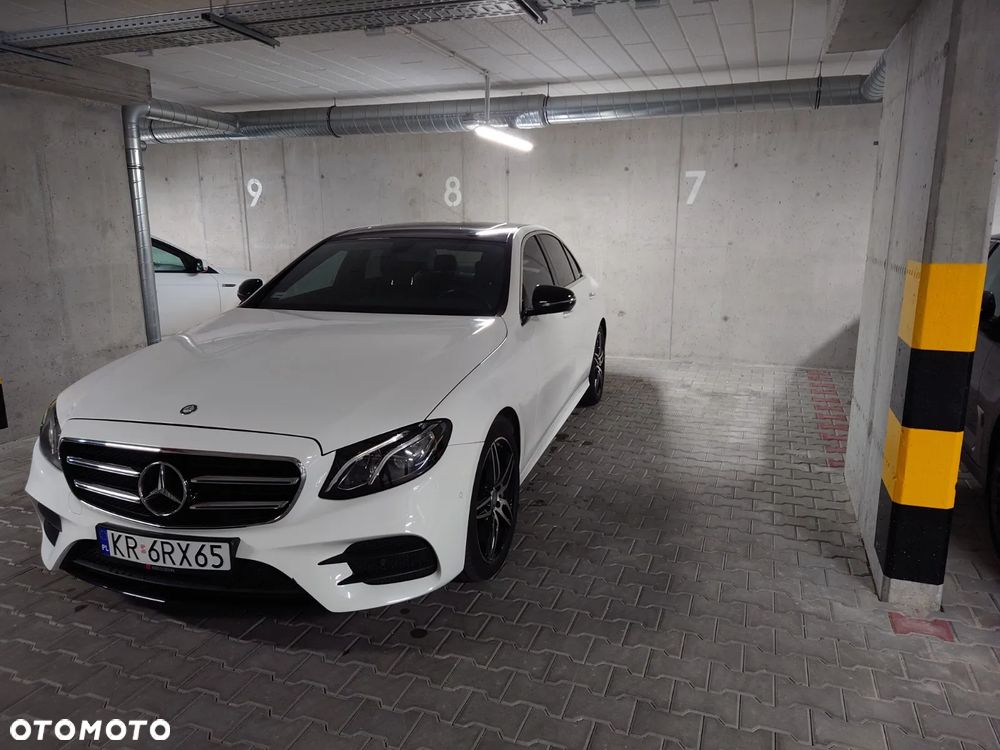 Mercedes-Benz Klasa E 300 9G-TRONIC AMG Line - 2